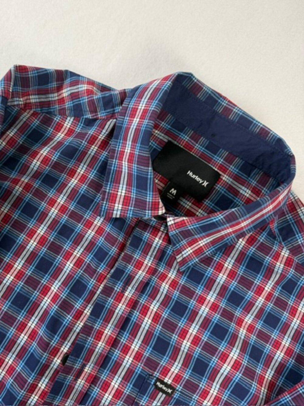 Hurley Button Down Shirt Men's Size M Red Blue White | Plaid | Long Sleeve